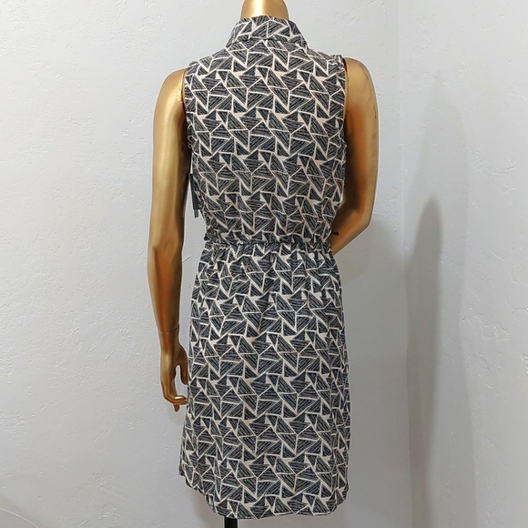 Sleeveless Printed Dress - Picture 5 of 6